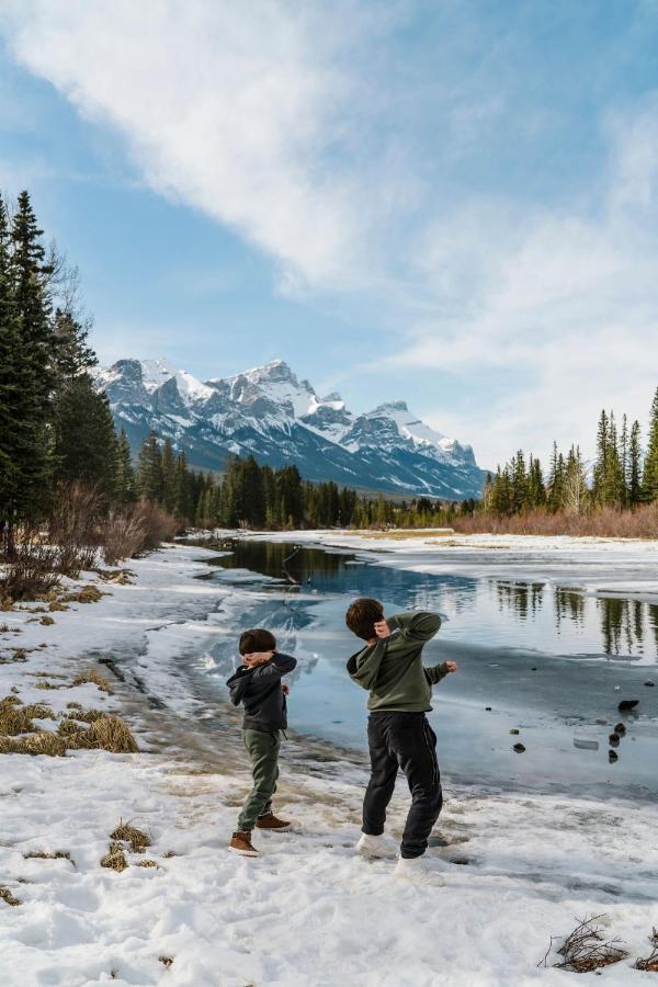 Mount Rundle Hideaway - Pool Hot Tub Holiday home